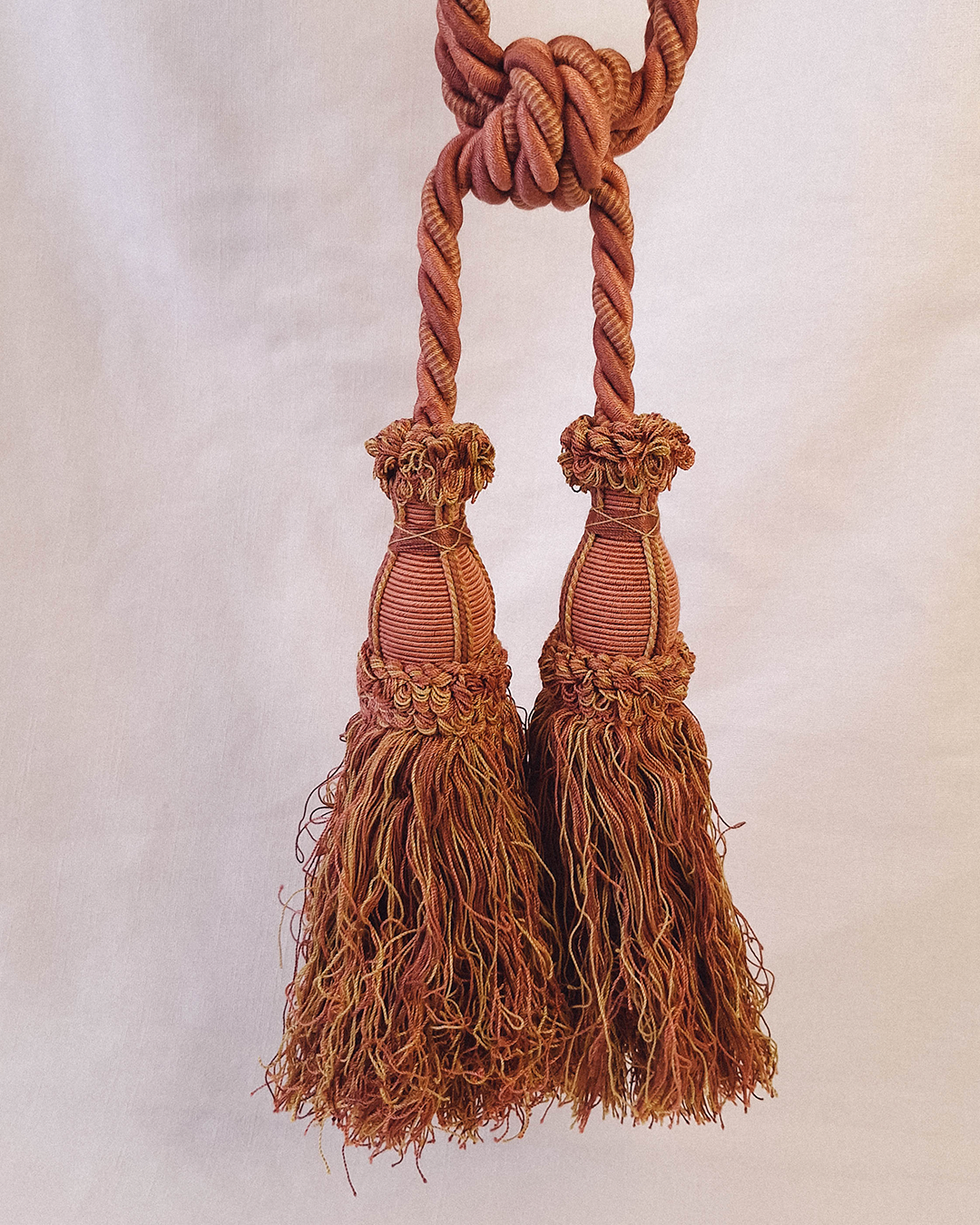 Toma Cortinas Doble Borla Decorativa Rosado y Dorado