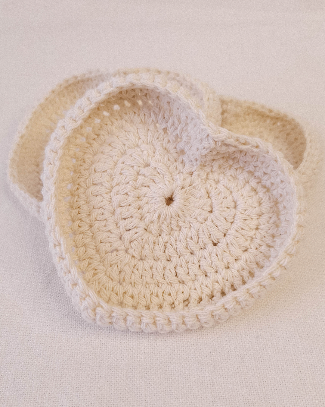 Bandeja a Crochet Corazón Crudo