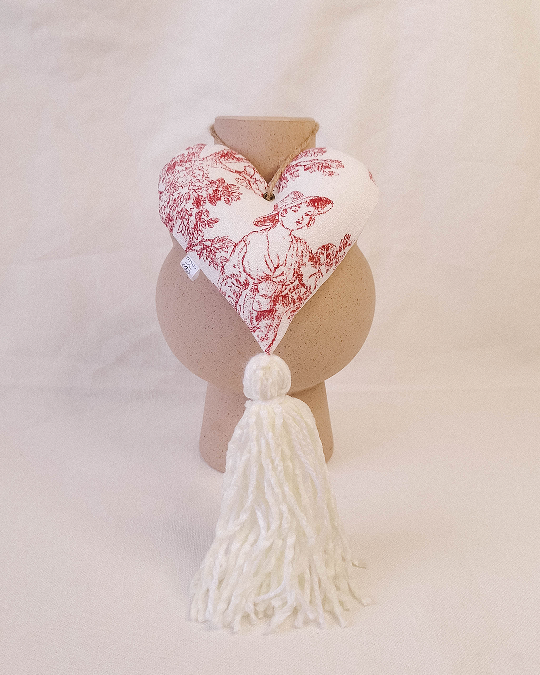 Corazón Decorativo Toile de Jouy Rojo