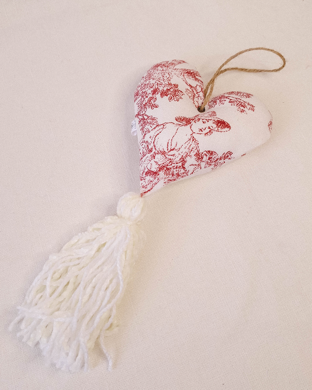 Corazón Decorativo Toile de Jouy Rojo